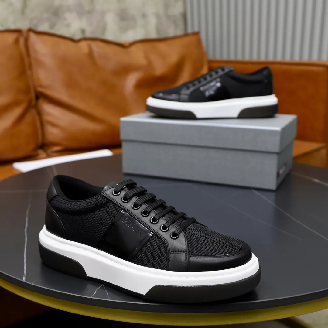 Ex-factory price: 680💰Top original order Brand: PRADA (Prada) Standard code: Men's size 38/44 (45 can be customized) Grade: Same as the official website Material: Original cowhide stitched with imported cloth, cowhide lining, original combination of two-color wear-resistant soft outsole Style category: casual sports version, young fashion, European and American trend, British style Color: actual picture color